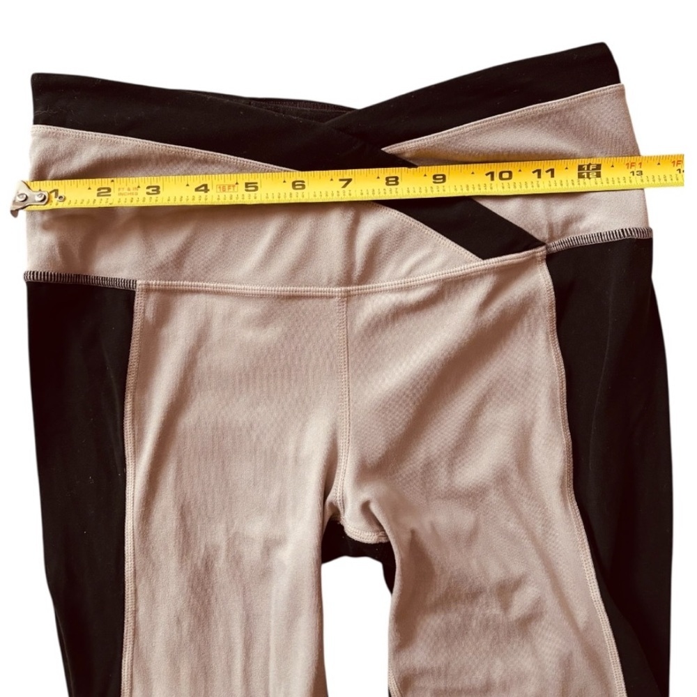 Athleta Women’s Chroma Black & Taupe Colorblock Pattern 7/8 Tights Size Small - Picture 6 of 7